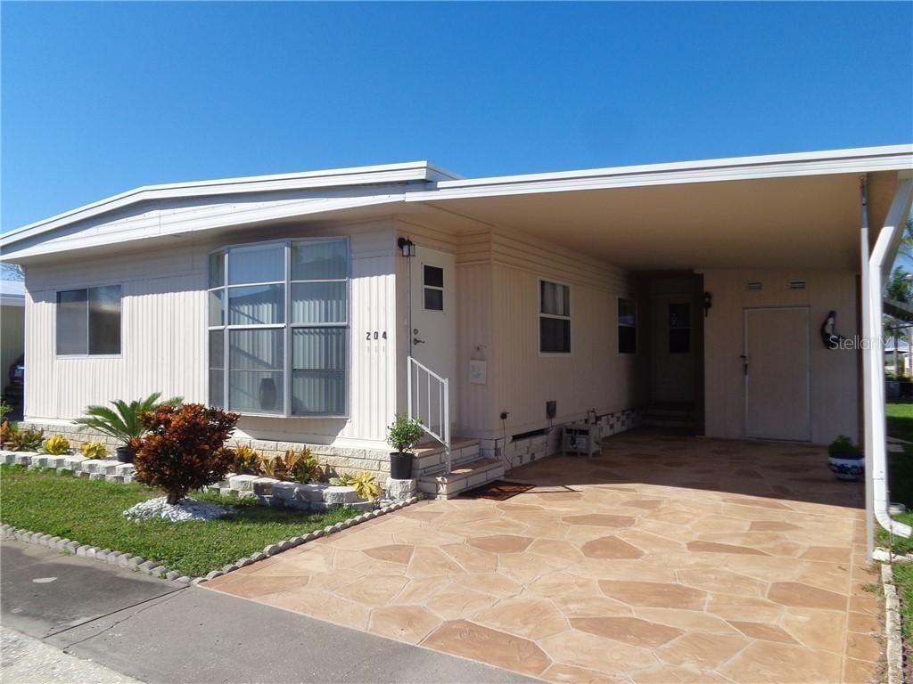 204 Red Maple Dr., Palm Harbor, FL 34684