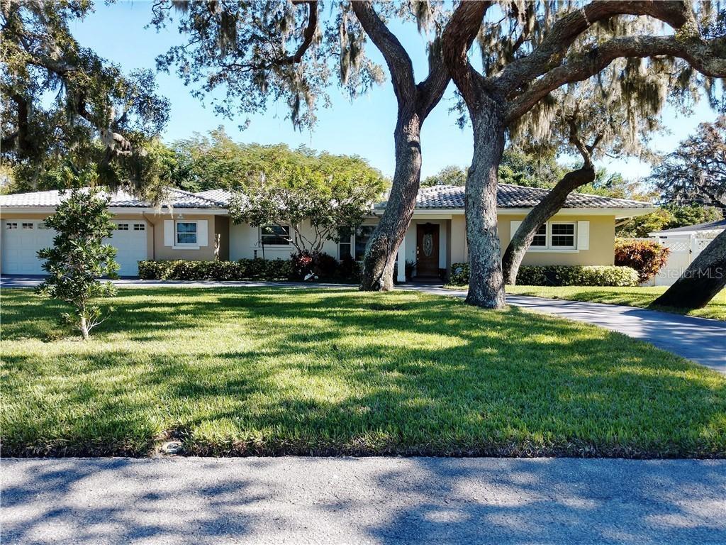 301 Live Oak Ln., Largo, FL 33770