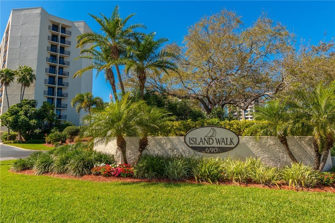 690 Island Way #407, Clearwater, FL 33767