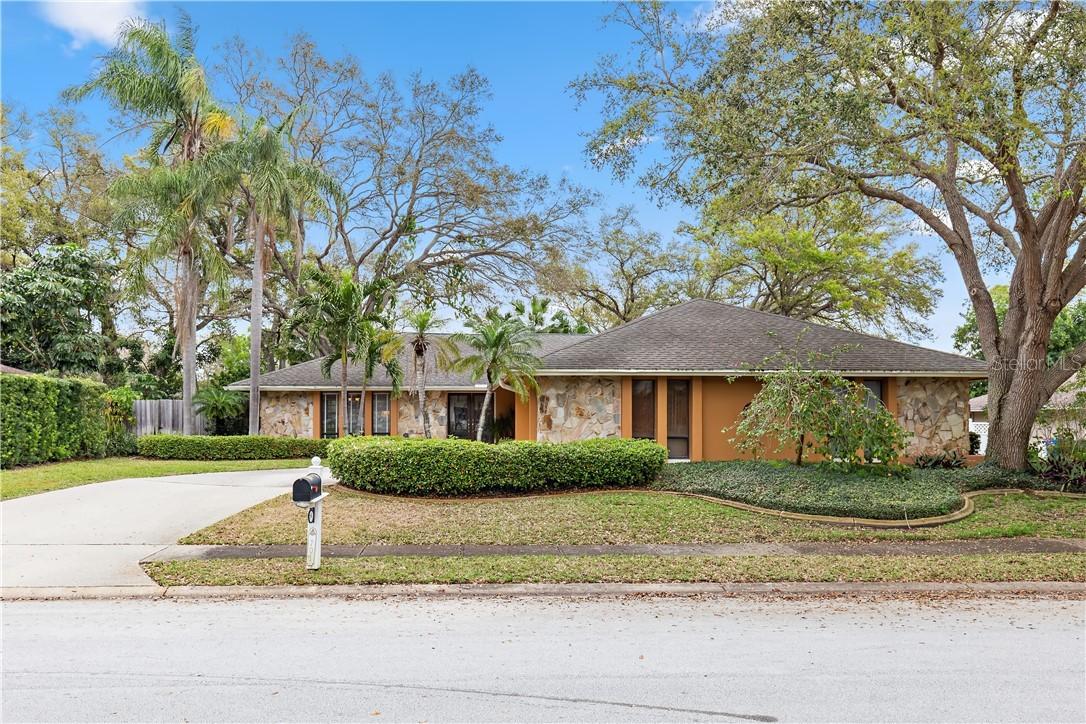 704 Knollwood Dr., Largo, FL 33770