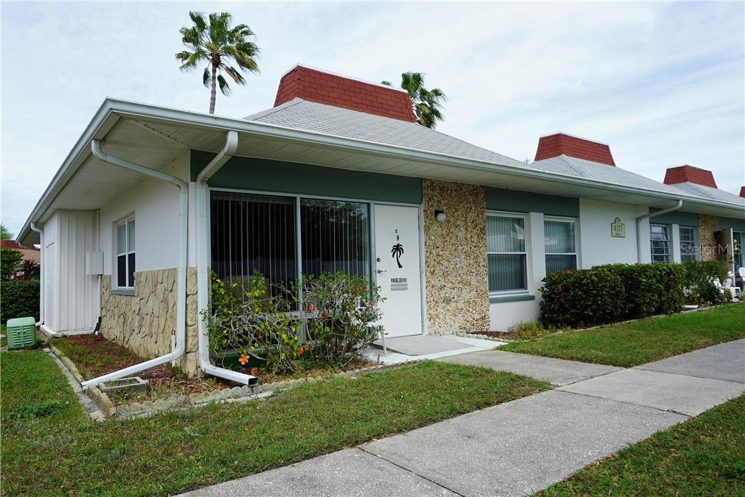 4317 Tahitian Gardens Cir. #E, Holiday, FL 34691