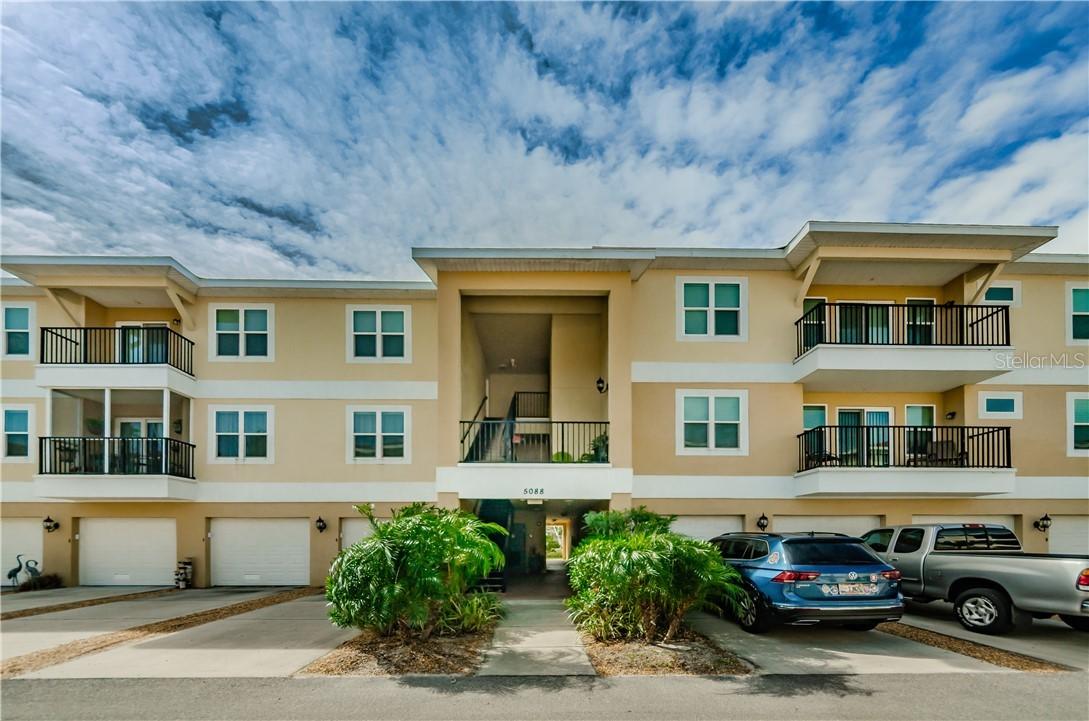 5088 Royal Palms Way #202, New Port Richey, FL 34652