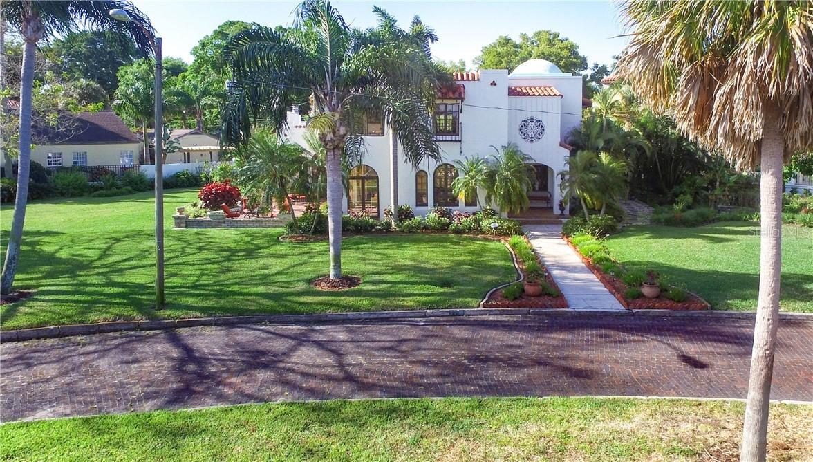 2296 Coffee Pot Blvd., St Petersburg, FL 33704