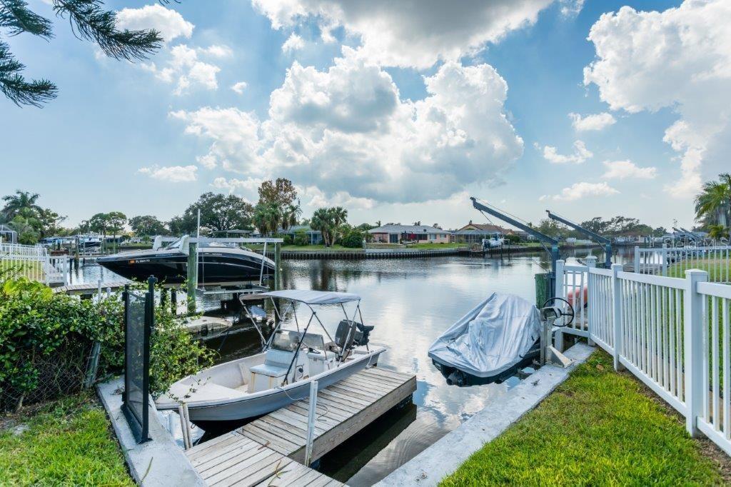 298 98th Ave., St Petersburg, FL 33702