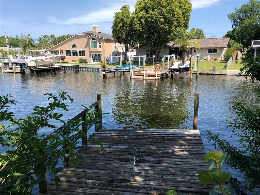 413 Crosswinds Dr., Palm Harbor, FL 34683