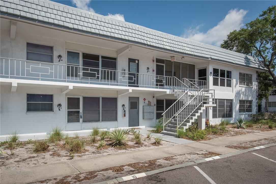 1221 Drew St. #A9, Clearwater, FL 33755