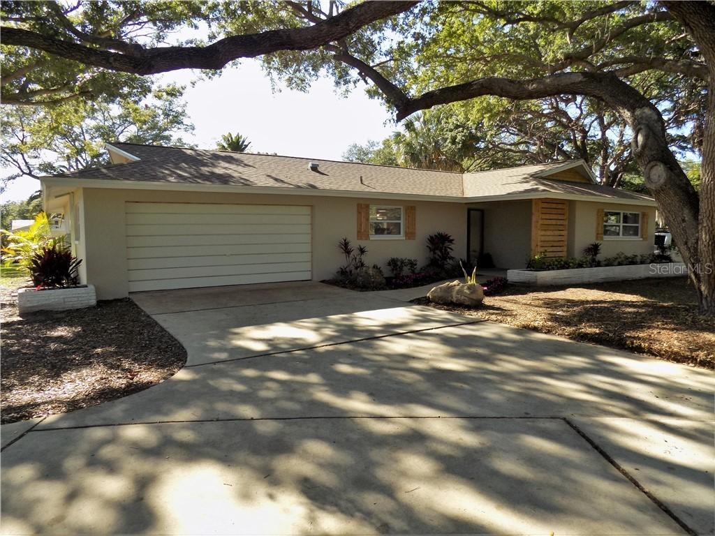 1400 Pine St, Largo, FL 33770