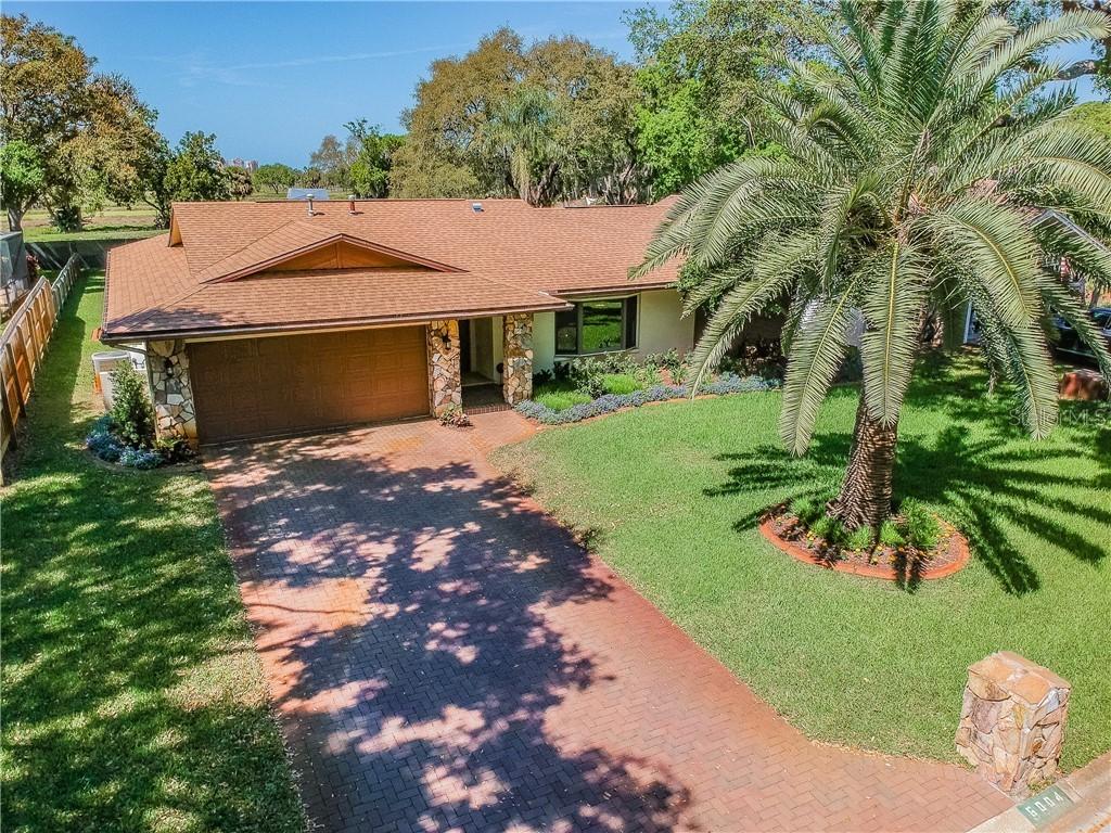 6004 Oakhurst Dr., Seminole, FL 33772