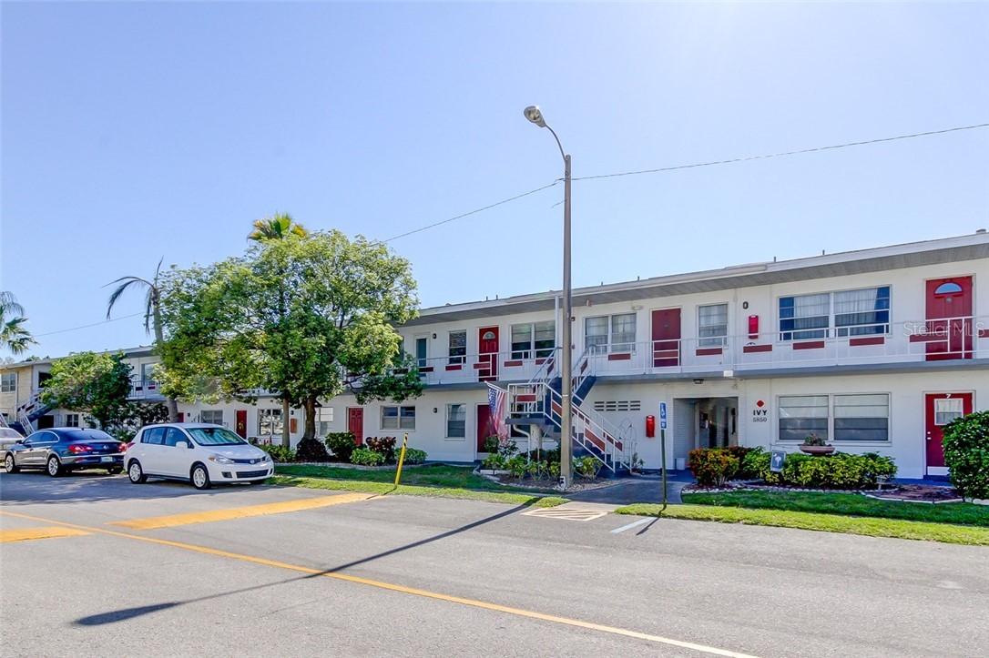 5850 18th St. #6, St Petersburg, FL 33714