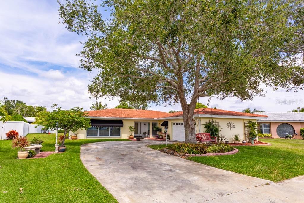 14827 Imperial Point Dr., Largo, FL 33774