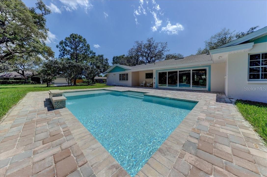 313 Live Oak Ln., Largo, FL 33770