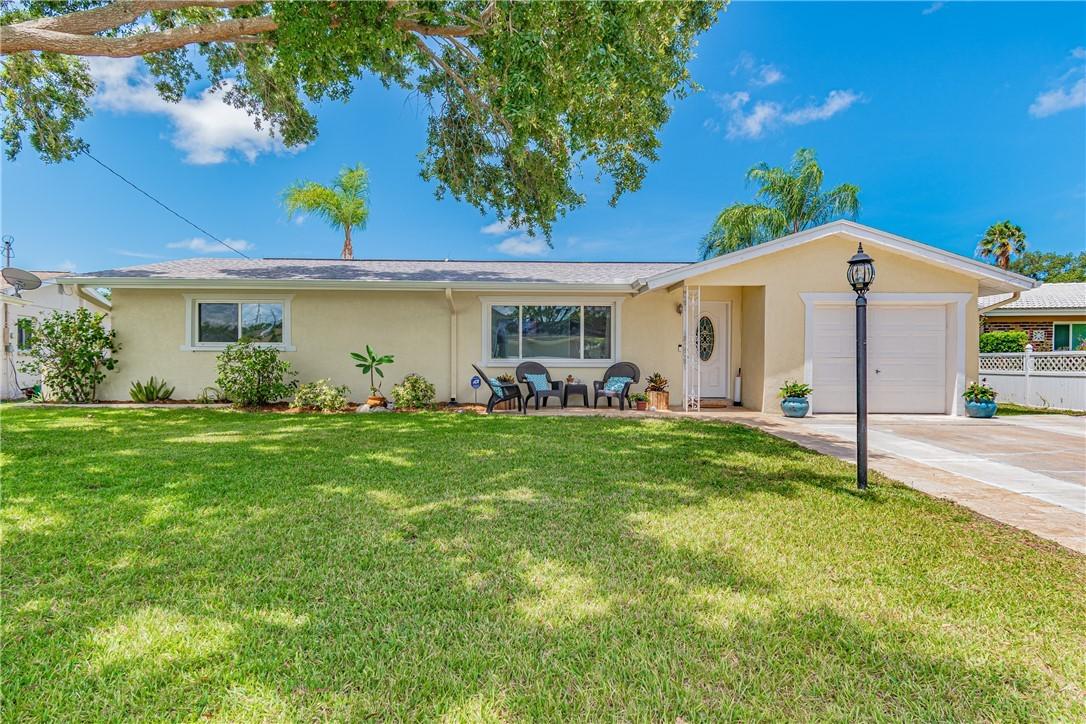 8580 Forsyth Dr., Seminole, FL 33772
