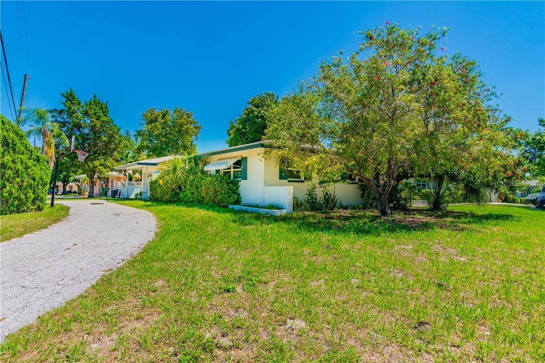 7901 115th St., Seminole, FL 33772