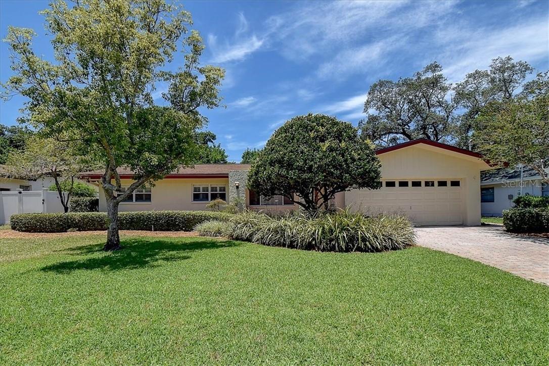 634 Pinecrest Dr., Largo, FL 33770