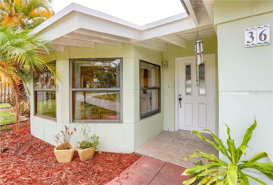 36 Dolphin Dr., Treasure Island, FL 33706