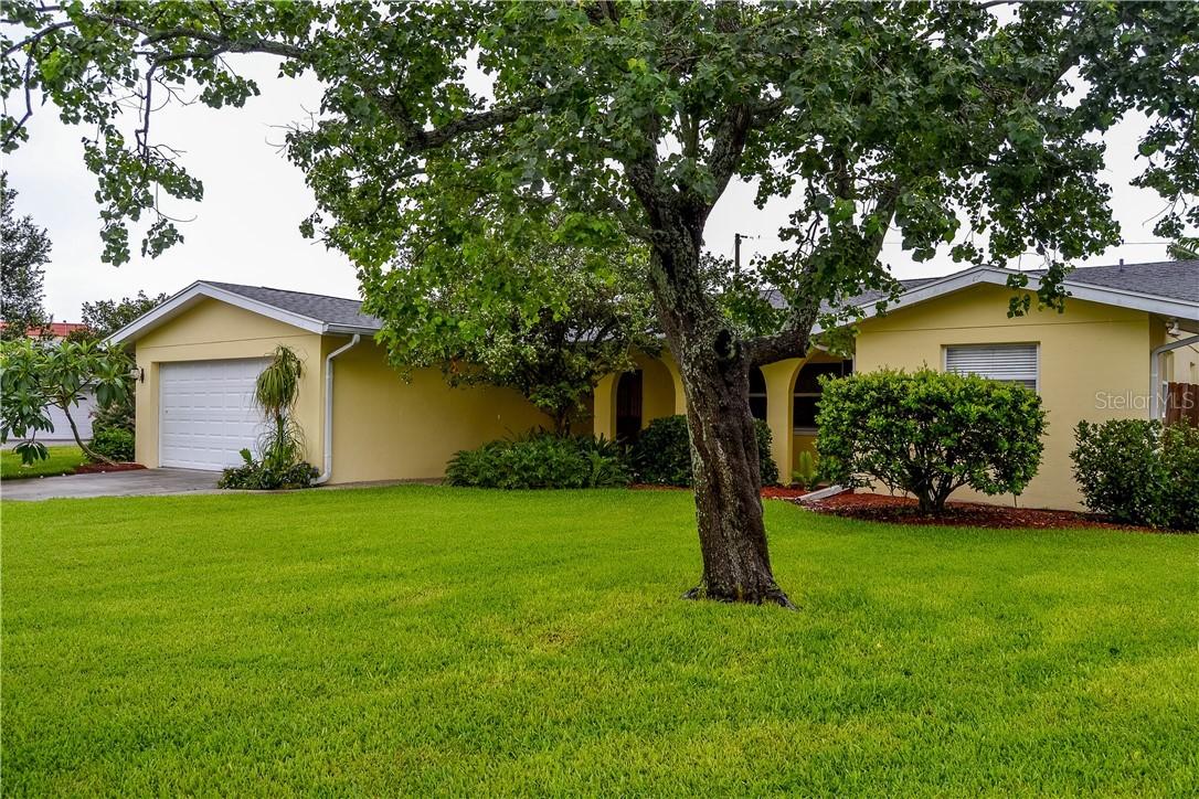 924 Eden Isle Dr., St Petersburg, FL 33704