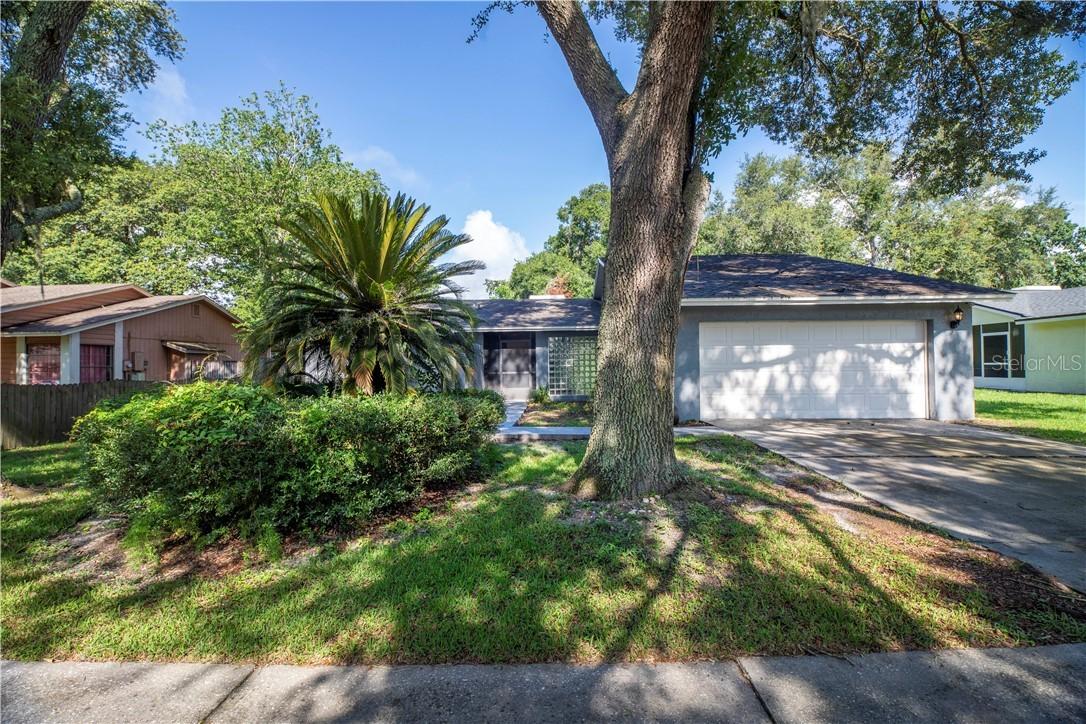 18316 Swan Lake Dr., Lutz, FL 33549