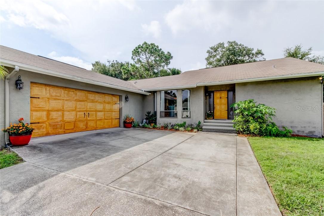 5851 Berkford Dr., Holiday, FL 34690