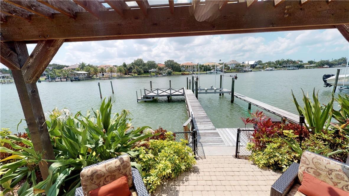 303 Buttonwood Ln., Largo, FL 33770