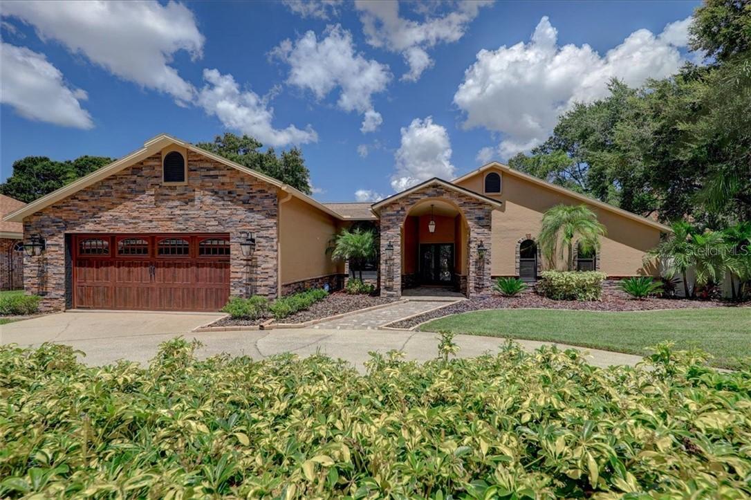 12289 Oaks Ln., Seminole, FL 33772