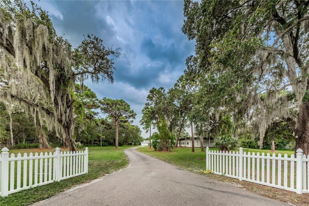 9050 102nd Ave., Seminole, FL 33777