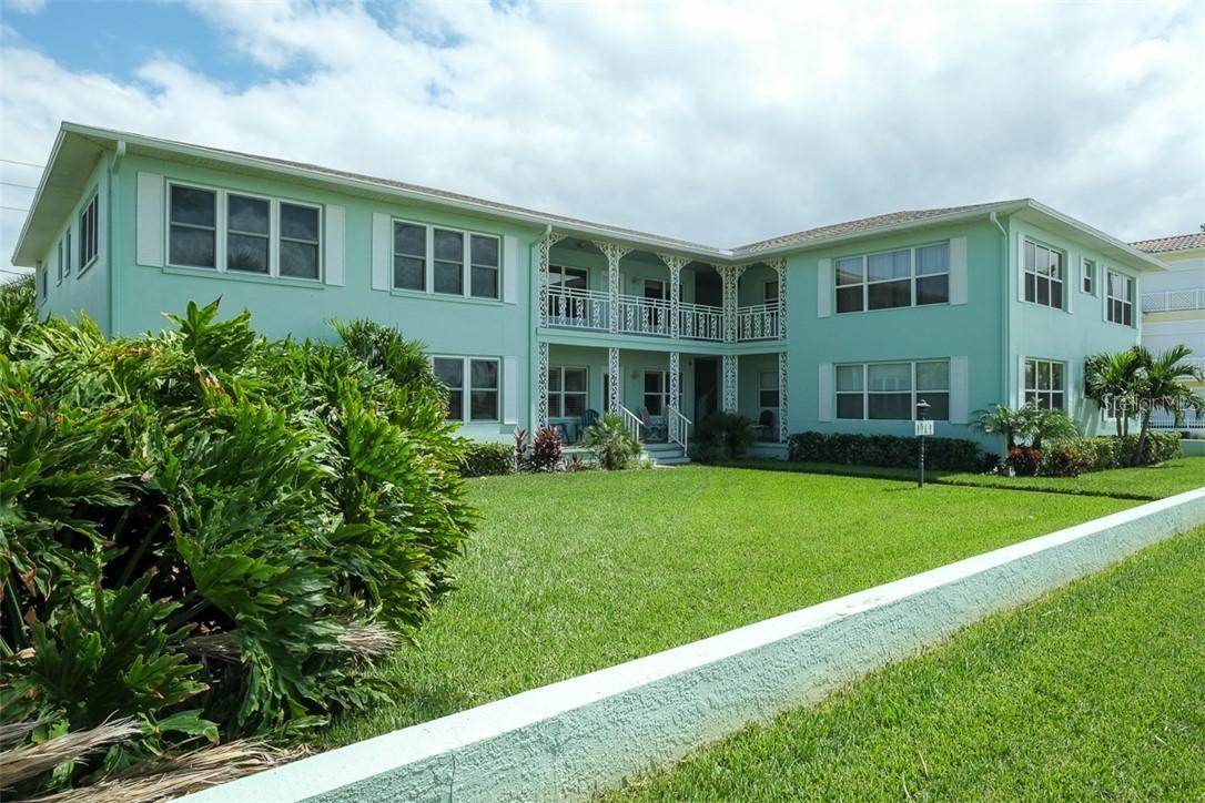 1701 Gulf Way #S2, St Pete Beach, FL 33706