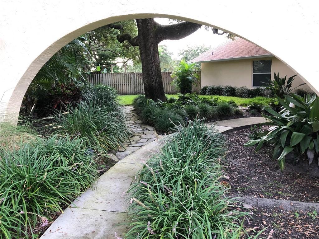 2031 Larchmont Way, Clearwater, FL 33764