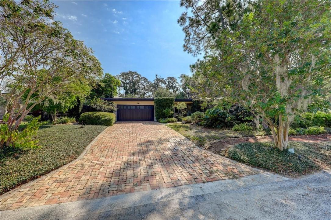 309 Orangewood Ln., Largo, FL 33770