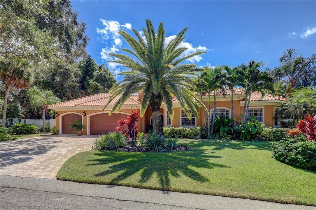 803 Camelia Dr., Largo, FL 33770