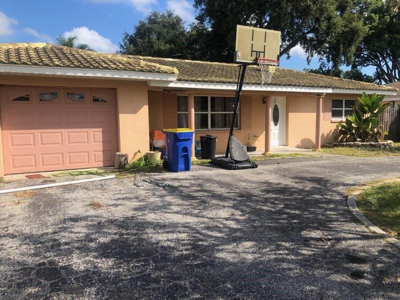 10943 90th Ave., Seminole, FL 33772