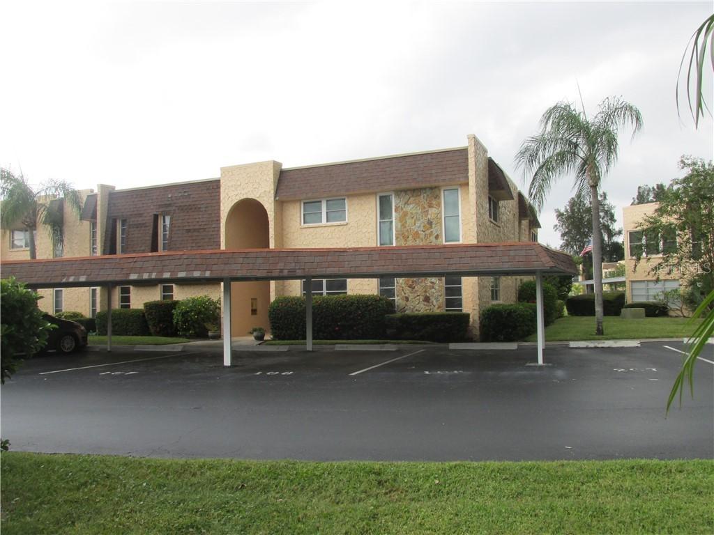 208 Cedarwood Cir., Seminole, FL 33777