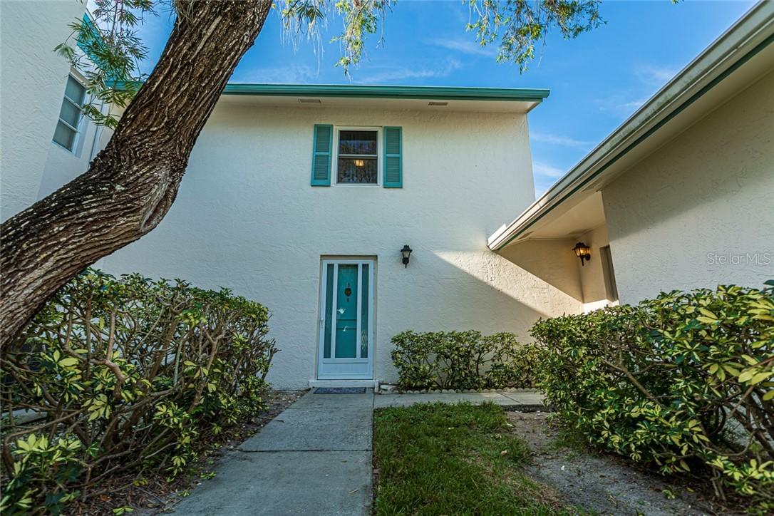 3247 38th Way #B, St Petersburg, FL 33711