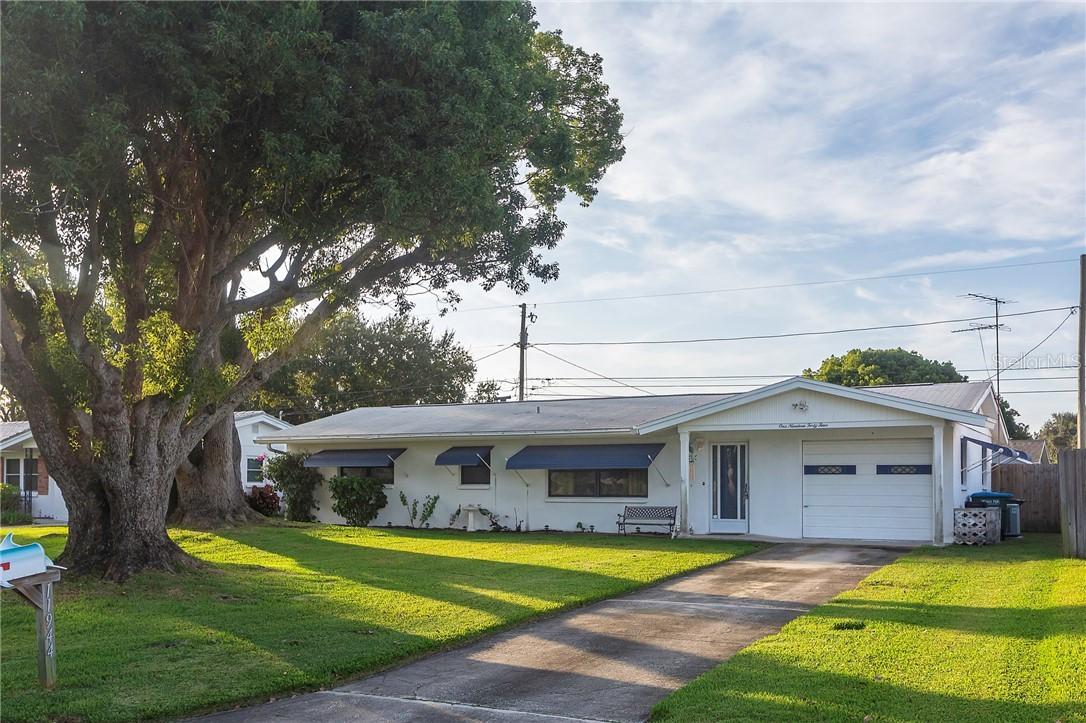 11944 82nd Ave., Seminole, FL 33772