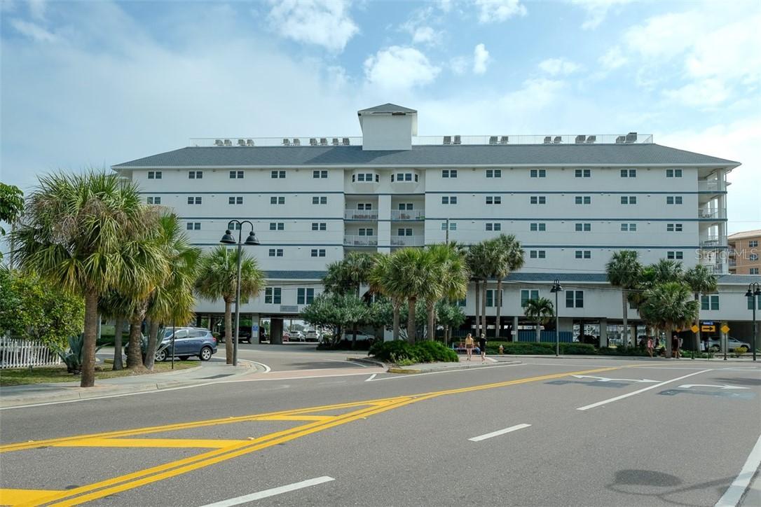 445 Hamden Dr. #205, Clearwater, FL 33767