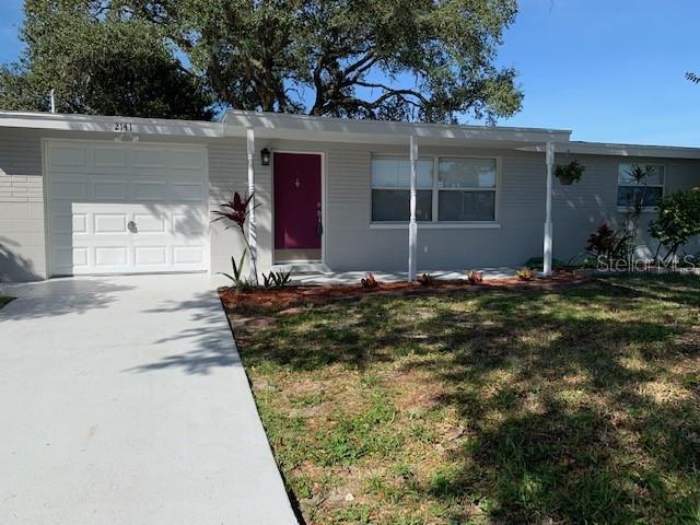 2141 Holiday Dr., Holiday, FL 34691