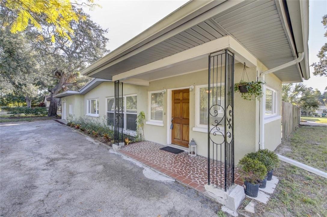 1801 Dolphin Dr., Belleair Bluffs, FL 33770