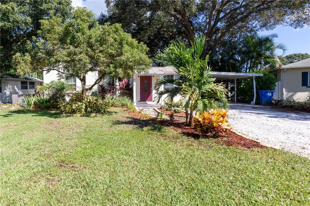 1241 Essex Dr., St Petersburg, FL 33710