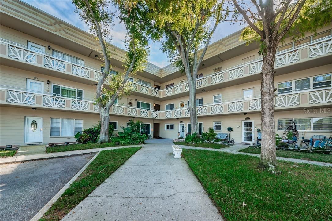 2351 Irish Ln. #11, Clearwater, FL 33763