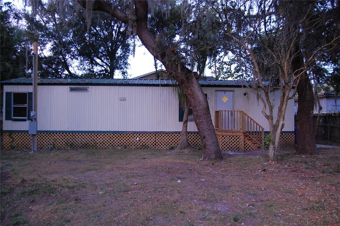 1904 N Mobile Villa Dr., Lutz, FL 33549