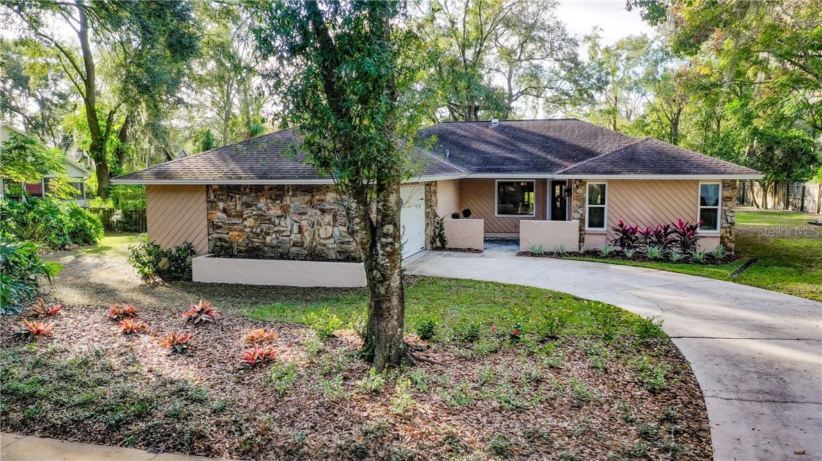 2405 Regal Dr., Lutz, FL 33549