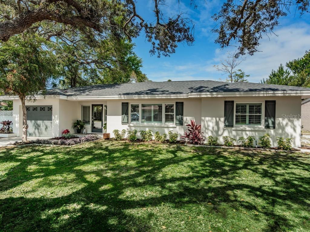 2755 Renatta Dr, Belleair Bluffs, FL 33770