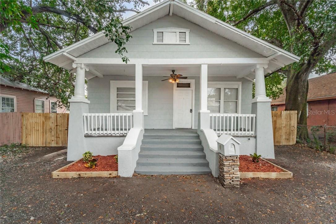 2015 Thrace St., Tampa, FL 33605