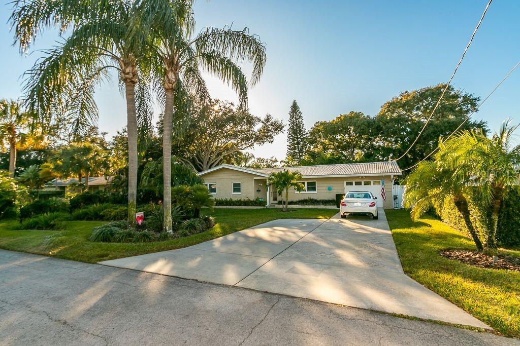 546 Palmer Rd., Belleair Bluffs, FL 33770