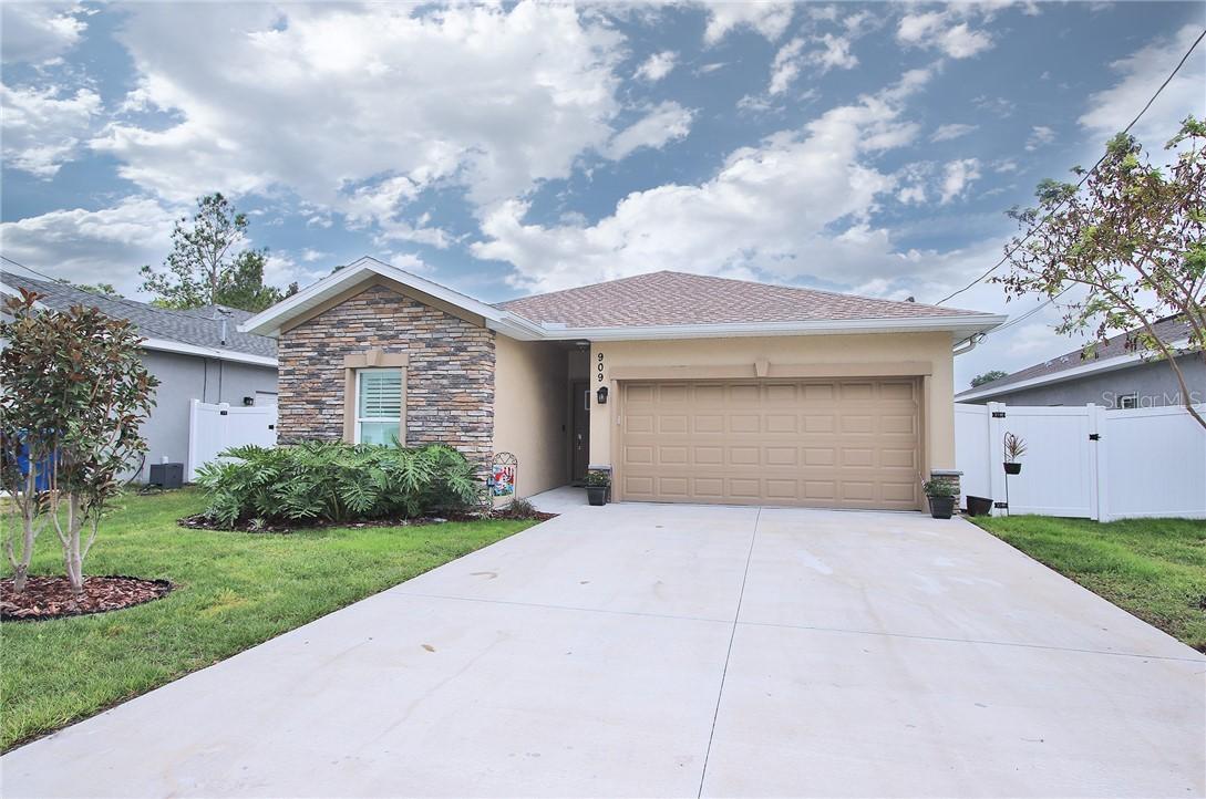 909 9th Ave., Largo, FL 33770