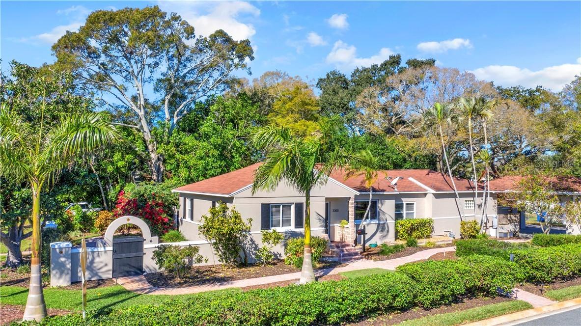 3300 Locust St., St Petersburg, FL 33704