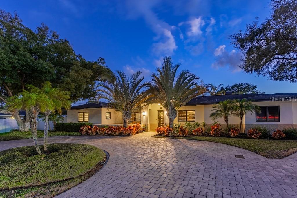 203 Palm Dr., Largo, FL 33770