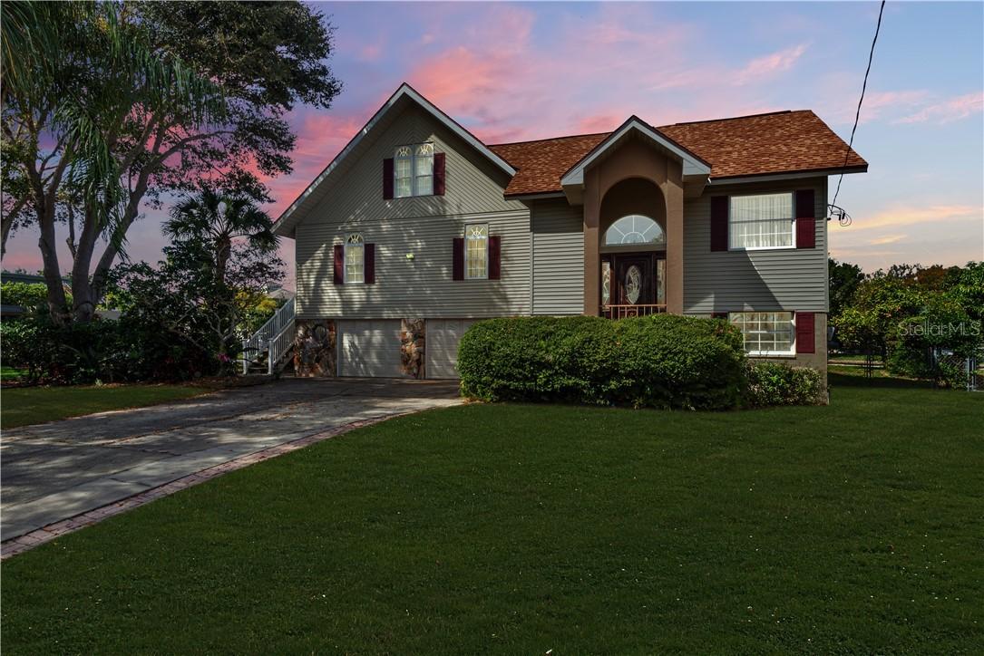 142 Carlyle Dr., Palm Harbor, FL 34683