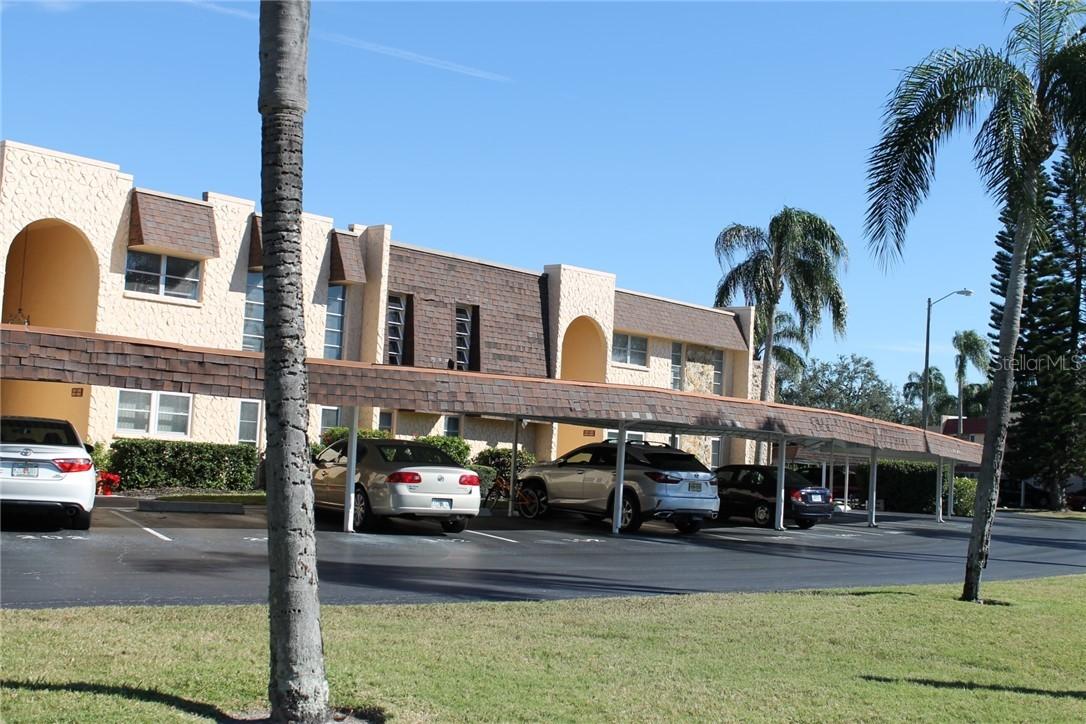 201 Cedarwood Cir., Seminole, FL 33777