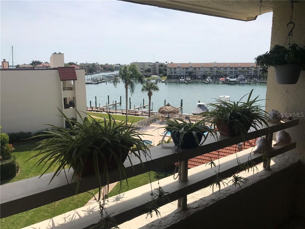 106 1st St. #304, Tierra Verde, FL 33715