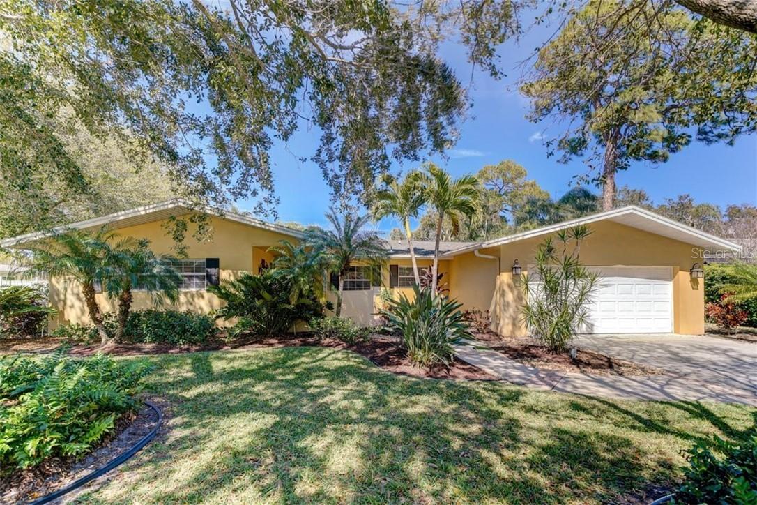 806 Jacaranda Dr., Largo, FL 33770